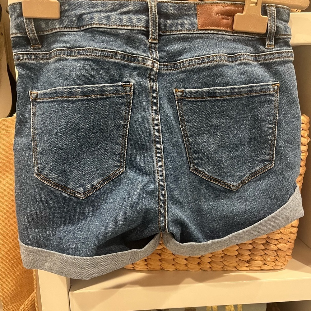 Vero‎ Moda Blue Denim Women's Shorts - Picture 3 of 5